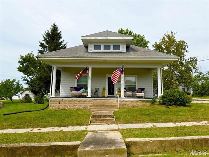 Property Photo: 409 E Salling Street MO 63462