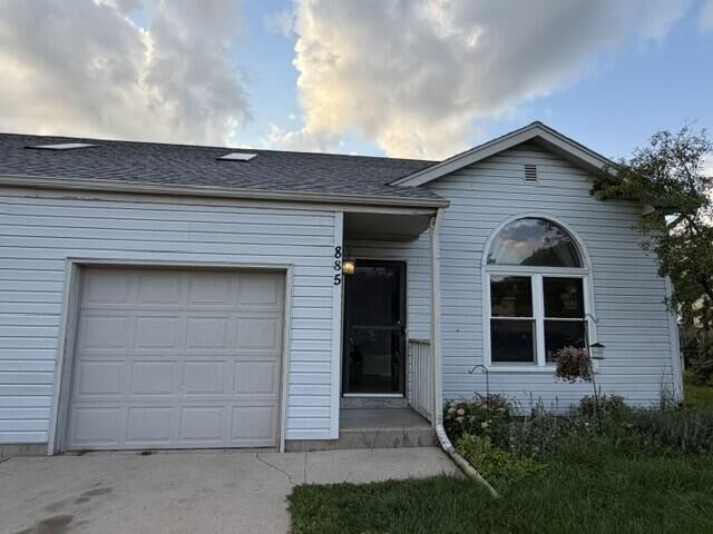Property Photo: 885 S Imperial Dr WI 53029