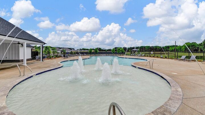 Property Photo: 540 Riverdale Dr TN 38060