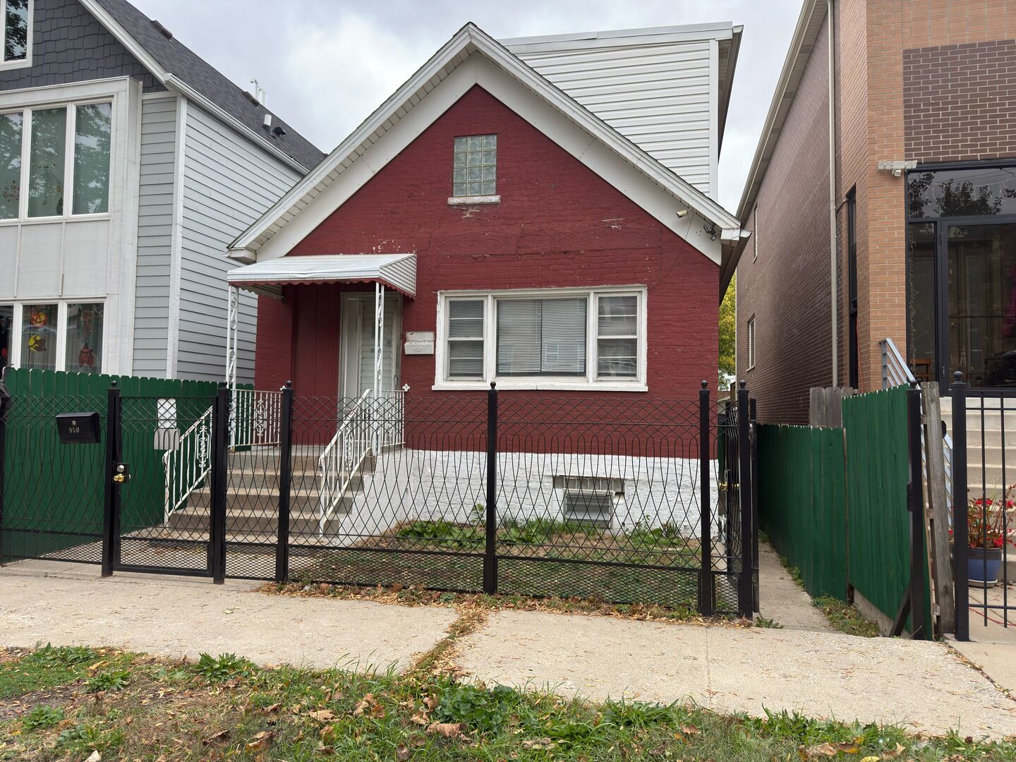 Property Photo:  956 W 36th Street  IL 60609 