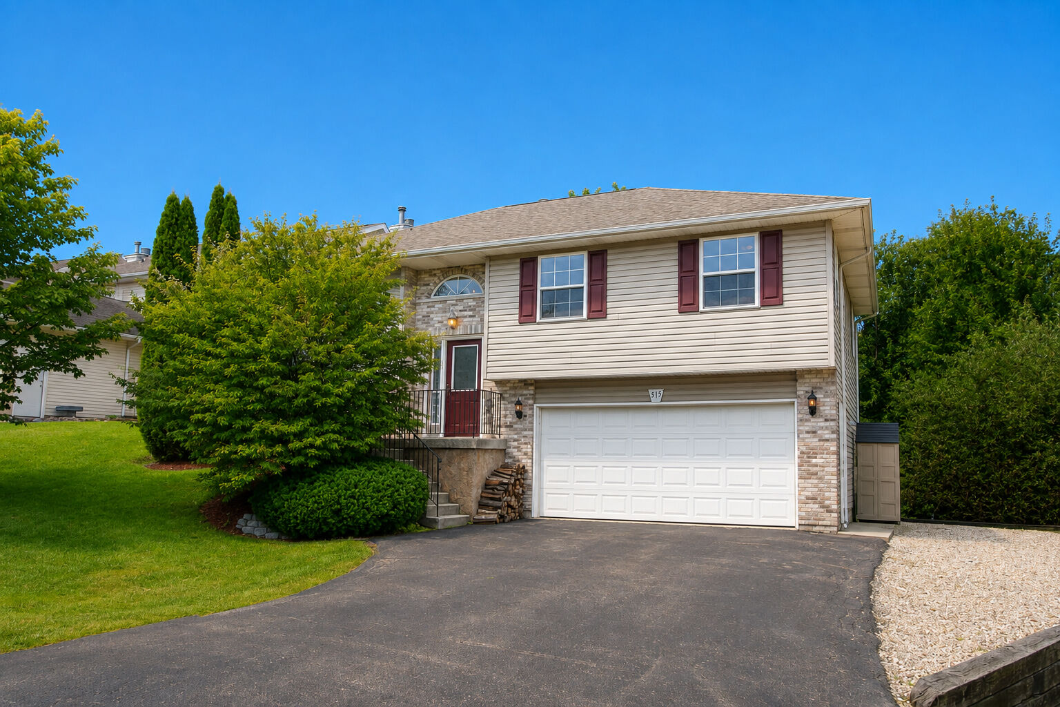 Property Photo:  515 S Sheridan Road  IL 60051 
