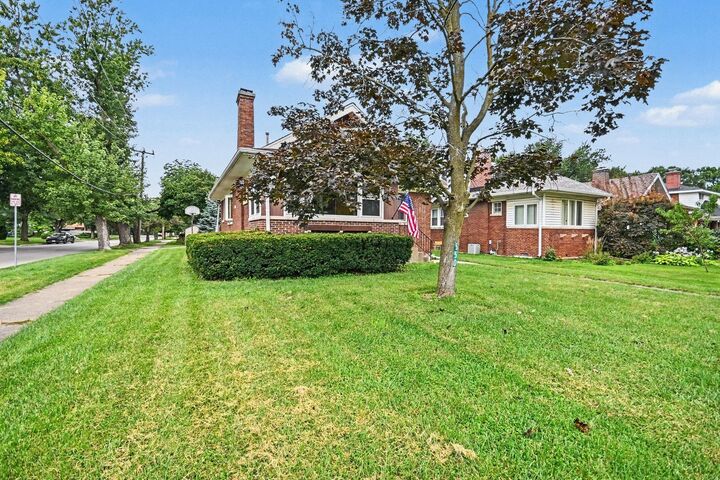 Property Photo: 550 S Oakland Avenue IL 60181