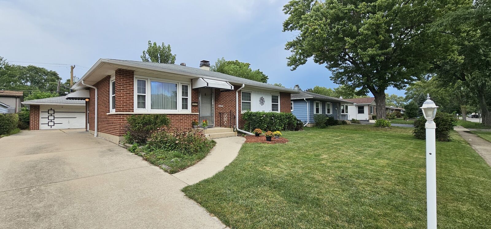 Property Photo:  2402 Cedar Street  IL 60008 