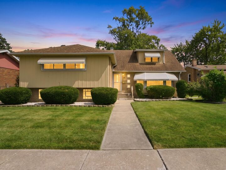 Property Photo:  15531 Woodlawn East Avenue  IL 60473 