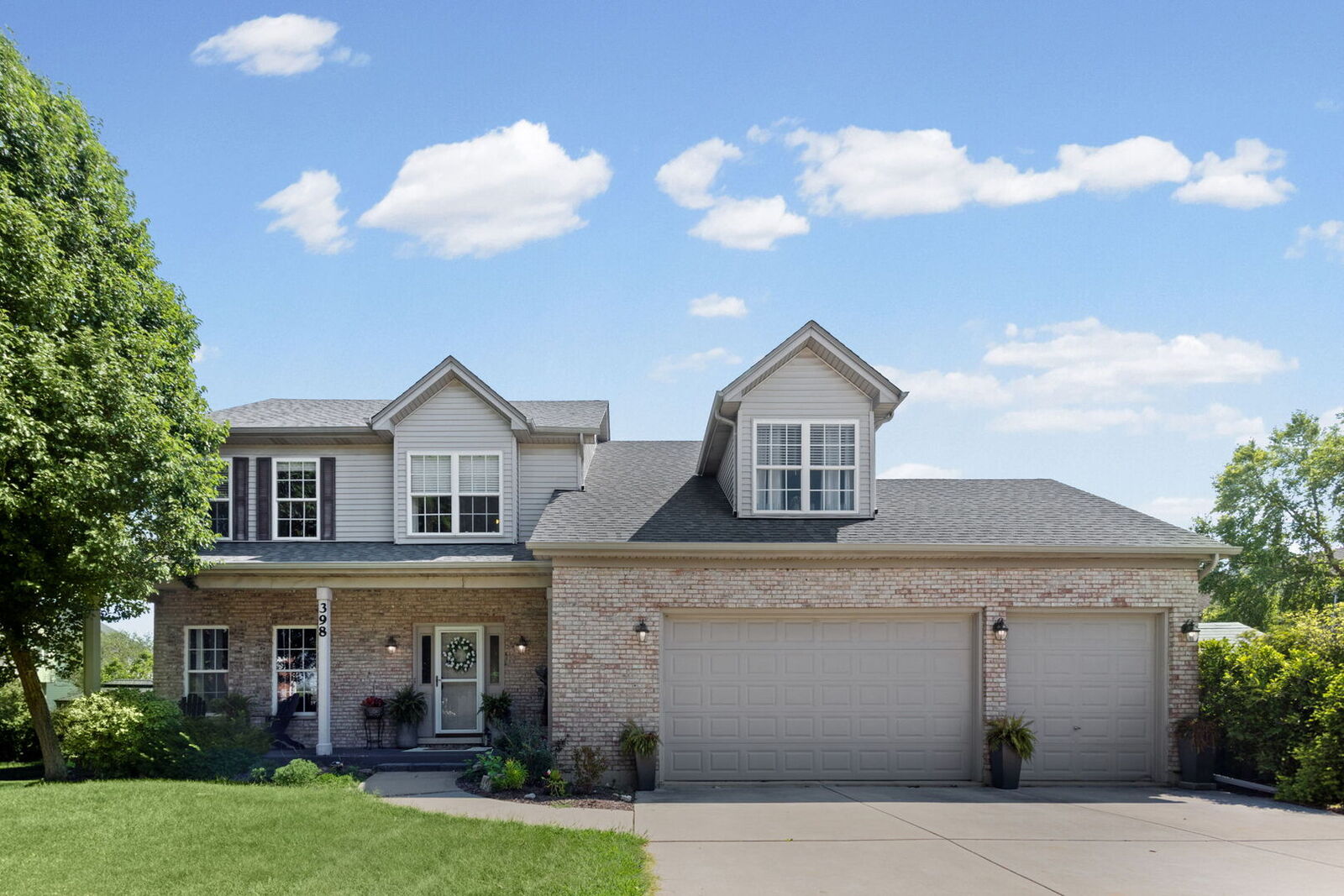 Property Photo:  398 Essex Drive  IL 60543 