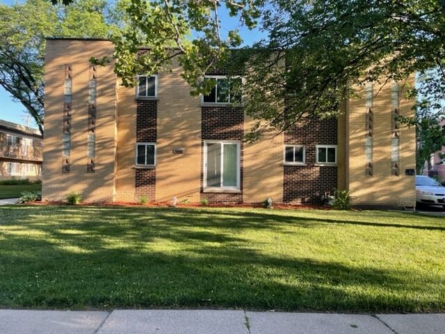 Property Photo:  1019 Peterson Avenue B6  IL 60068 