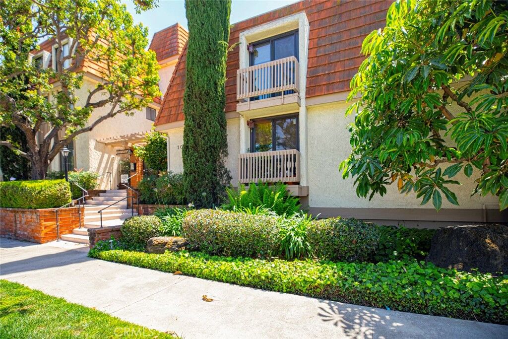 Property Photo:  10470 Riverside 102  CA 91602 