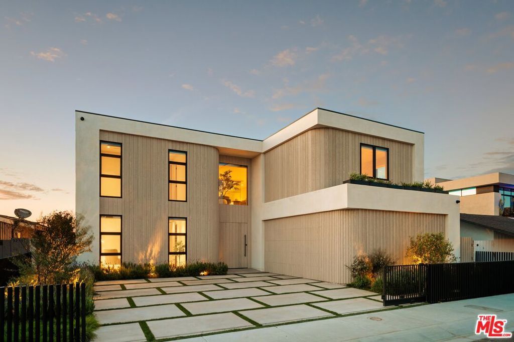 Property Photo:  3271 Easter Circle  CA 92649 