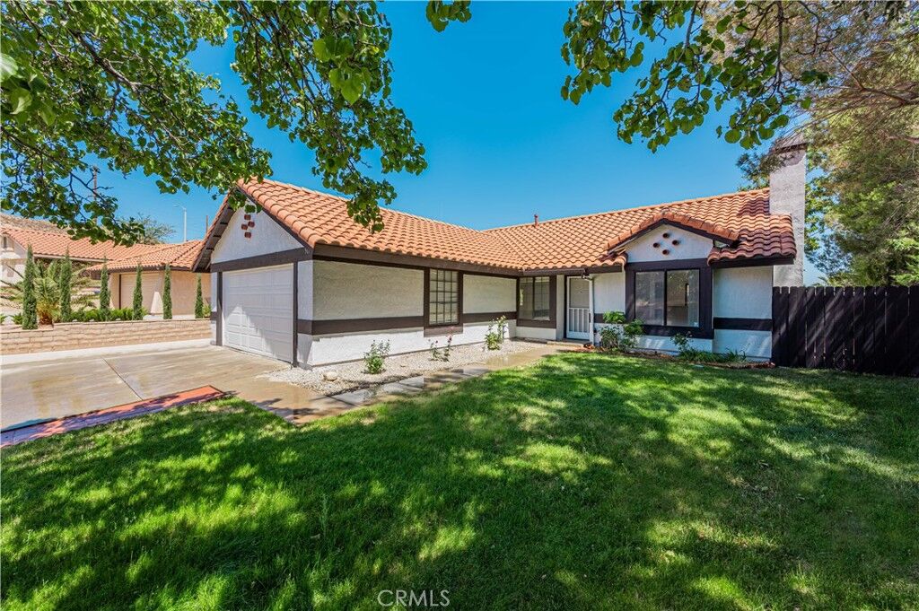 Property Photo:  511 Big Sky Ter  CA 93551 