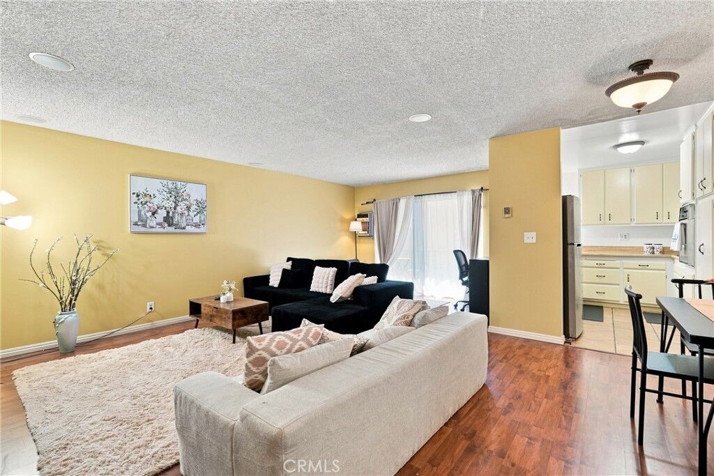 Property Photo: 5625 Windsor Way 211 CA 90230
