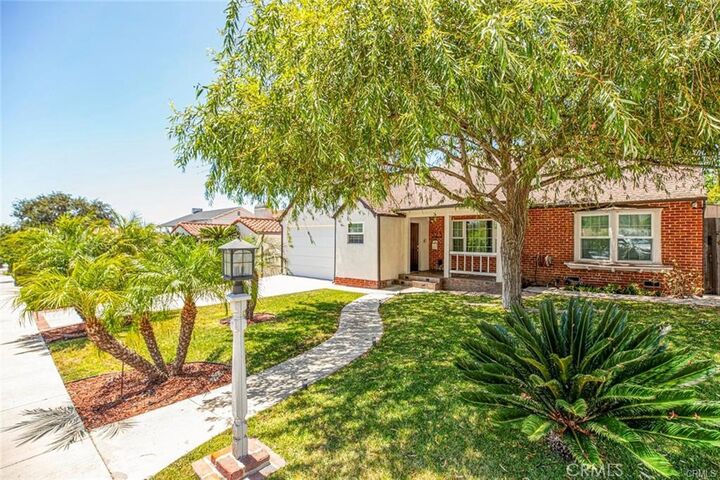 Property Photo:  523 E Fairmount  CA 91501 