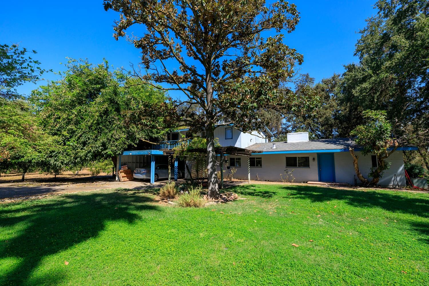 Property Photo: 455 Albers CA 95357