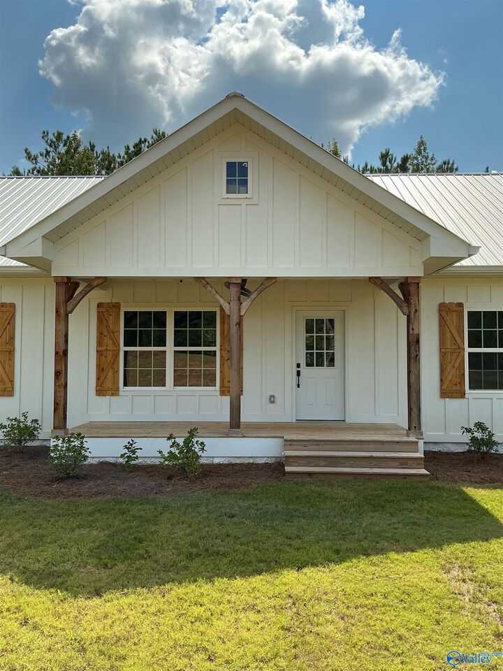 Property Photo: 335 County Road 143 AL 35973