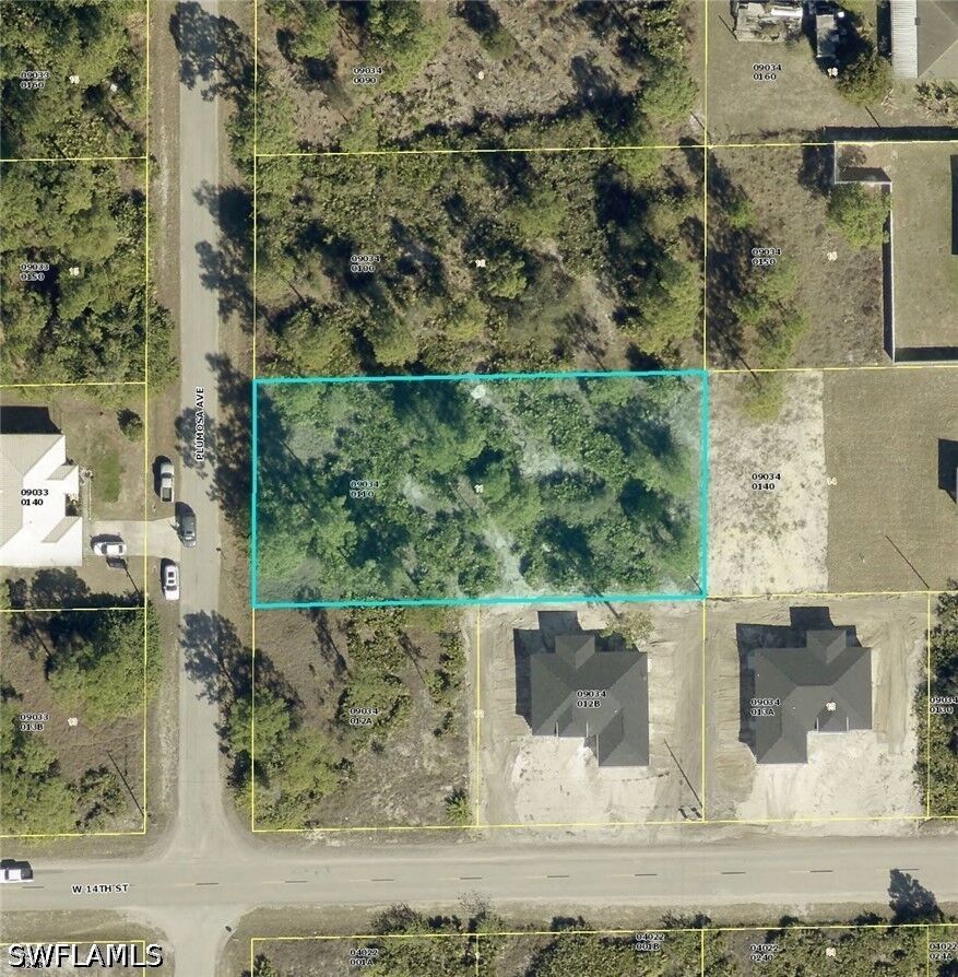 Property Photo: 1402 Plumosa Avenue FL 33972