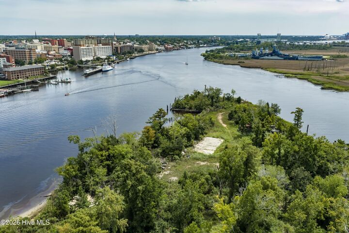 Property Photo: 1100 Point Harbor Road NC 28401