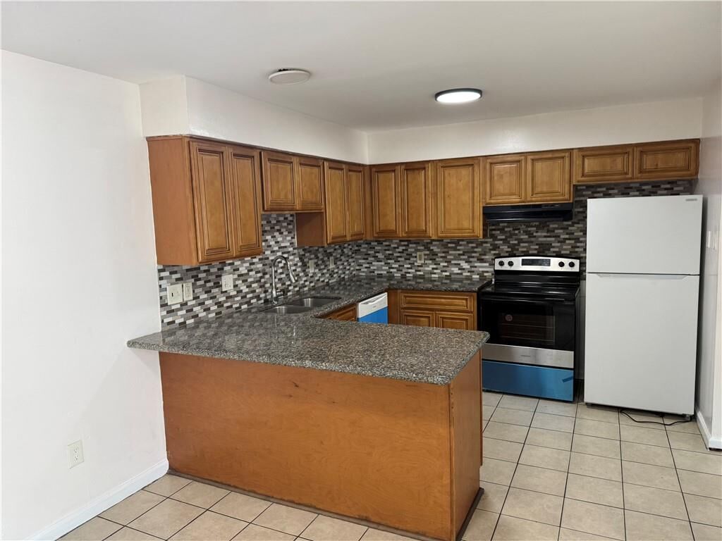 Property Photo: 3557 Martinique Avenue LA 70065