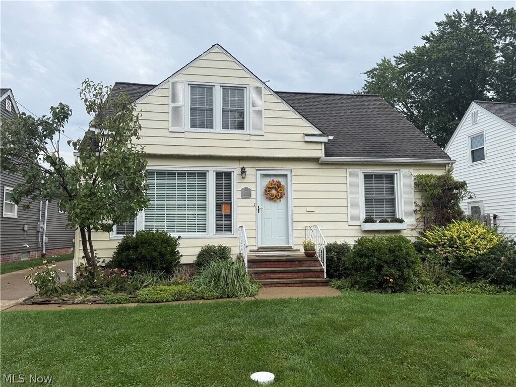 Property Photo:  395 Beechwood Drive  OH 44095 