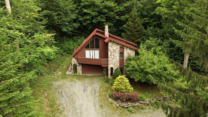 Property Photo:  11 Round Tree Road  VT 05340 