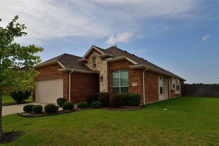 Property Photo:  3104 Flowering Springs Drive  TX 75126 