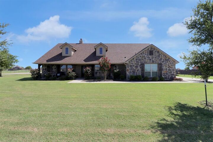 Property Photo:  7818 Sagebrush Lane  TX 76044 