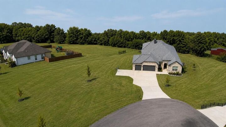 Property Photo:  1701 Flint Circle Circle  TX 75495 