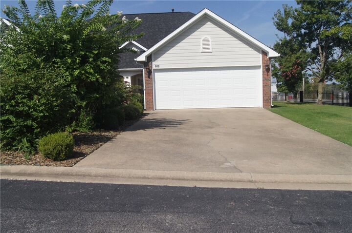 Property Photo: 900 S Dixon AR 72758