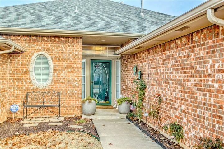 Property Photo: 4869 S Del Aire Drive OK 73115