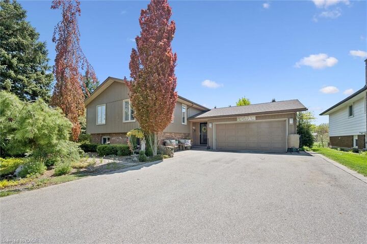 Property Photo:  1 Pintail Drive  ON N3B 3C2 
