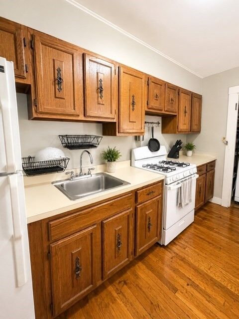 Property Photo: 39 Brook Rd 1L MA 02169