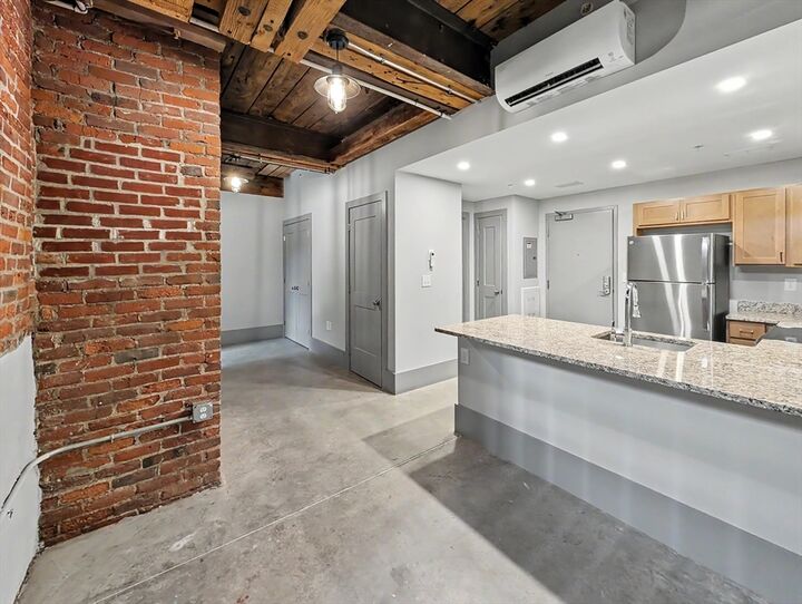 Property Photo: 90 Grove St Ll2 MA 01605