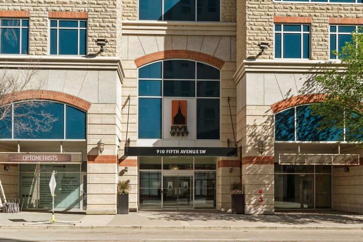 Property Photo:  910 5 Avenue SW 802  AB T2P 0C3 