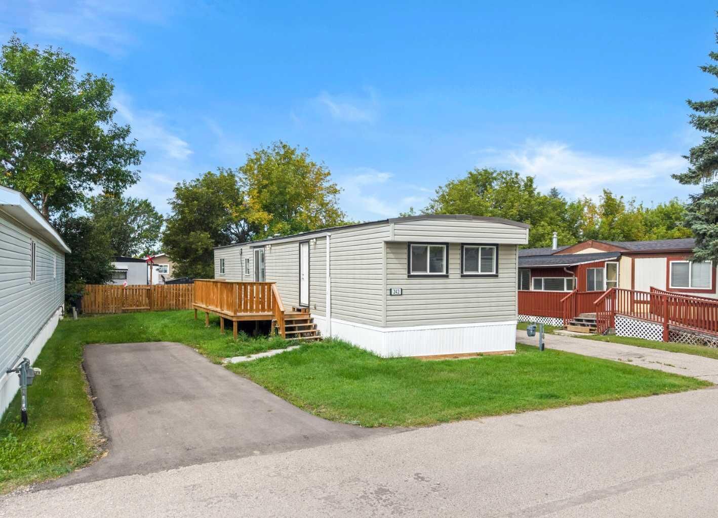 Property Photo:  6220 17 Avenue SE 242  AB T2A 7H4 