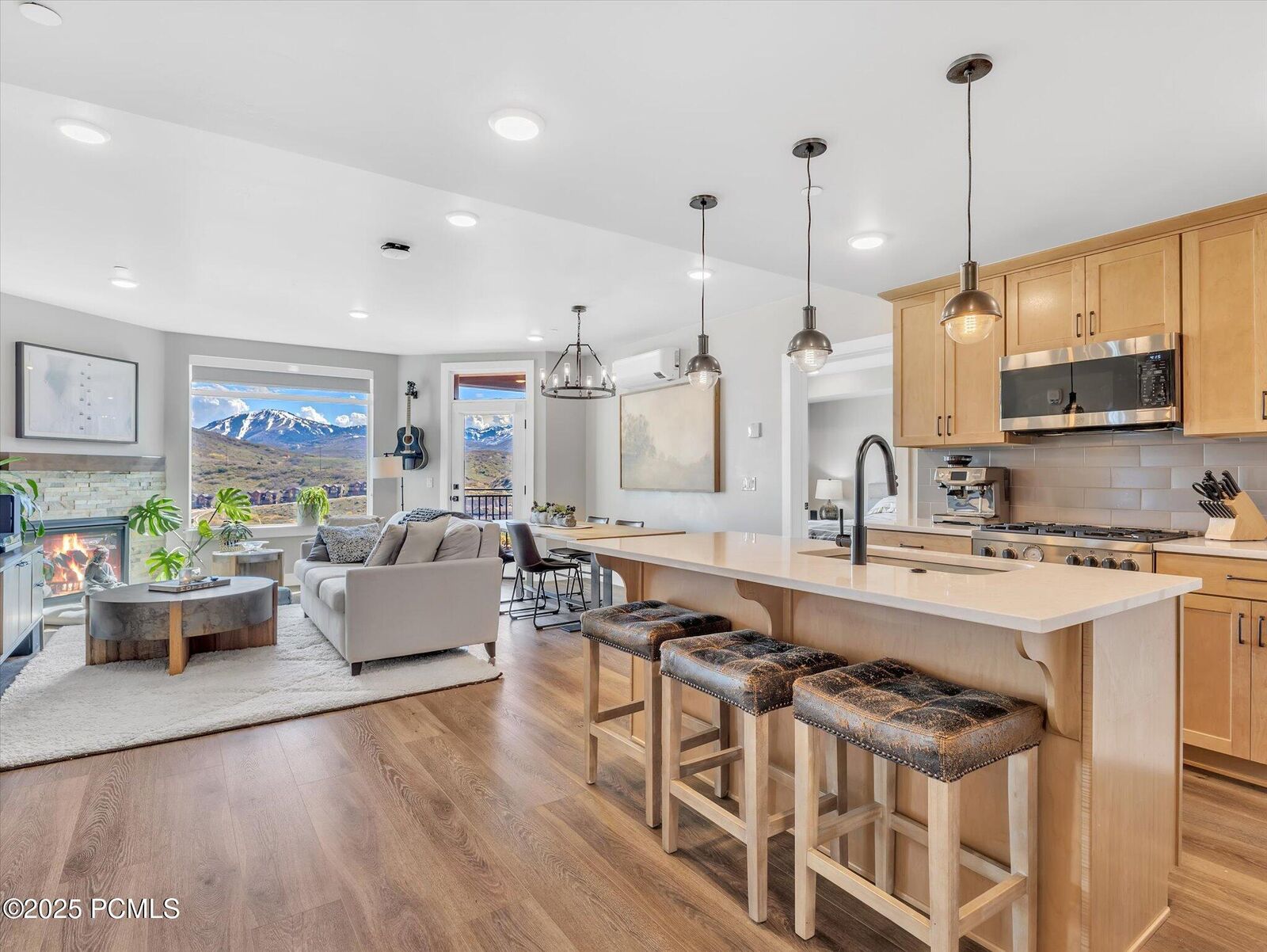 Property Photo:  909 W Peace Tree Trail 203  UT 84036 