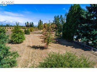 Property Photo: 28821 Royal Ave OR 97402