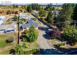 Property Photo: 28821 Royal Ave OR 97402