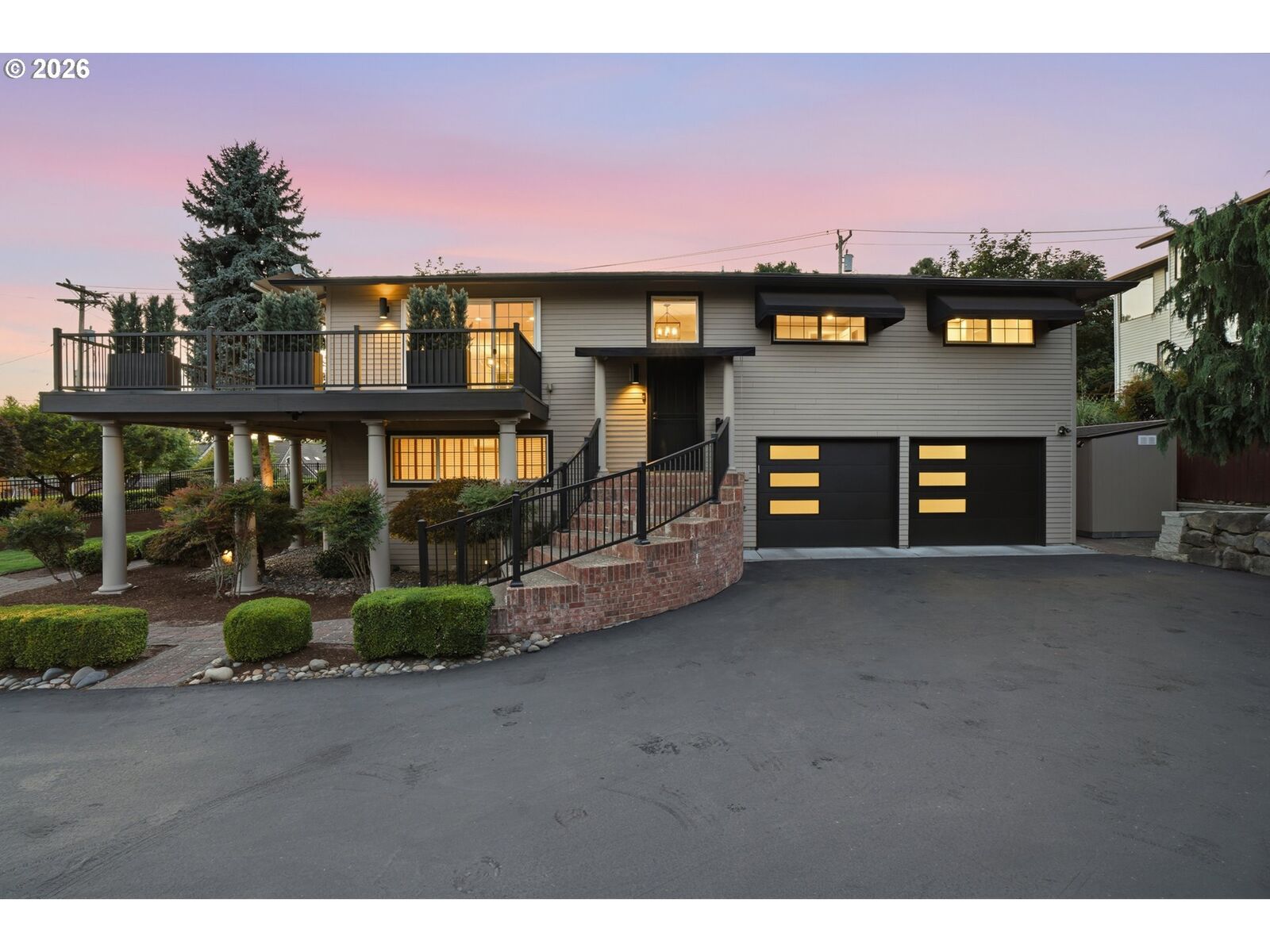 Property Photo:  6200 SE Riverside Dr  WA 98661 