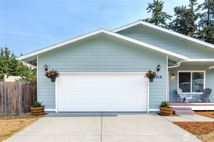 Property Photo: 2419 Arbutus Ln WA 98363