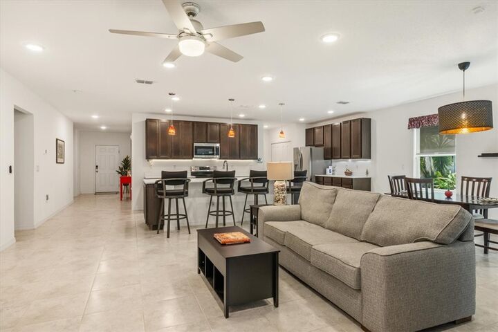Property Photo:  365 Breakwater Terrace  FL 32958 