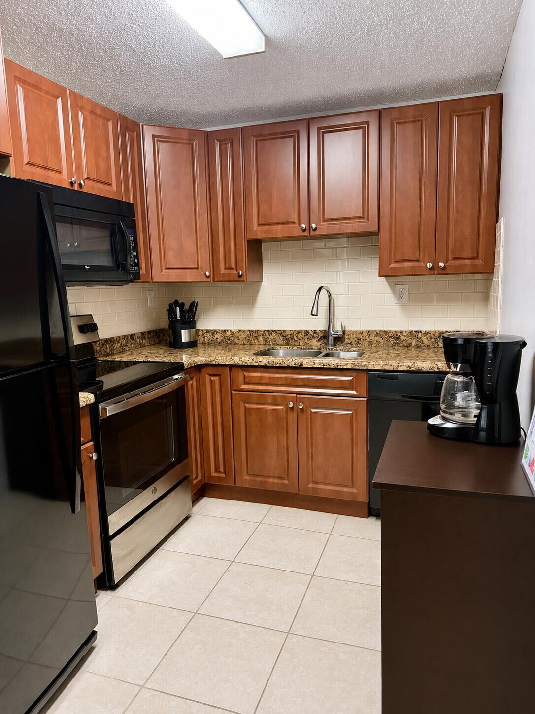 Property Photo: 405 Meadows Circle 405 FL 33436