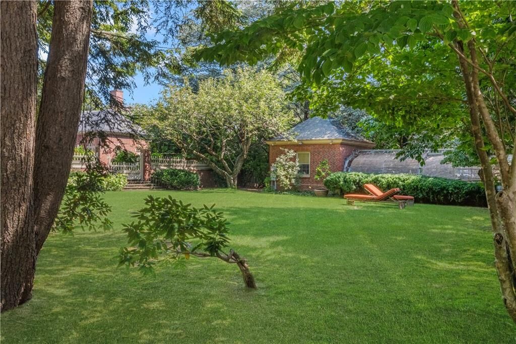 Property Photo:  112 Benevolent Street  RI 02906 