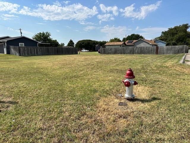 Property Photo:  416 Hickory Lane  KS 67101 