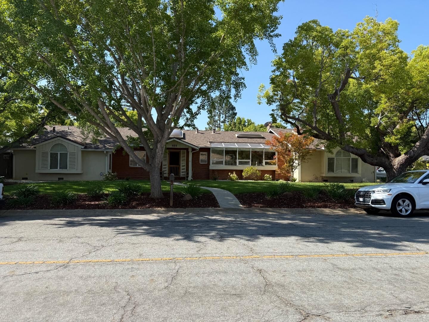 Property Photo:  400 East Edith Avenue  CA 94022 