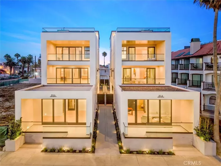 Property Photo:  816 Pacific Coast Highway  CA 92648 