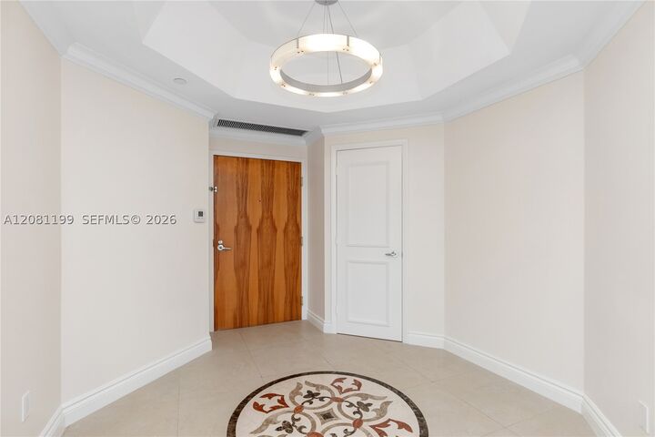 Property Photo:  21150 Point Pl Lph 2902  FL 33180 