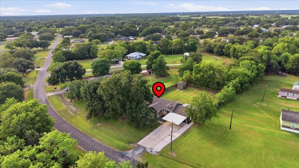 Property Photo: 11565 Greenway Drive TX 77705