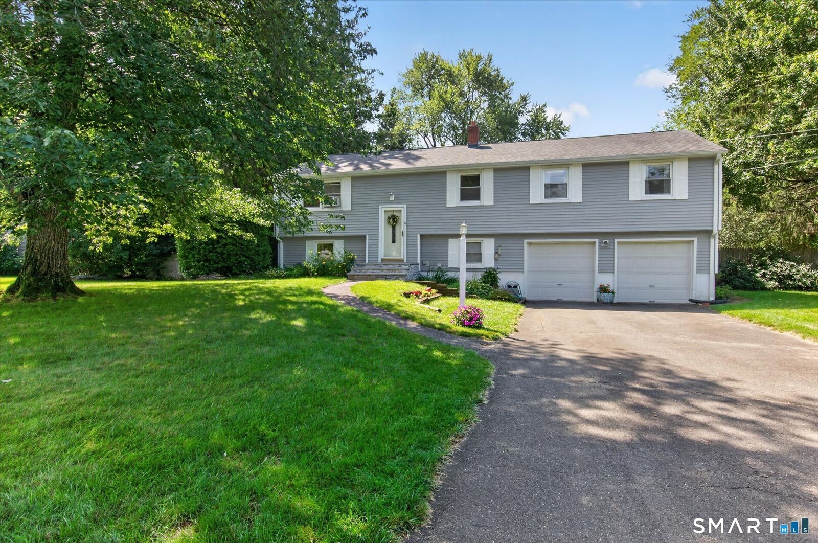Property Photo:  5 Parsons Drive  CT 06070 