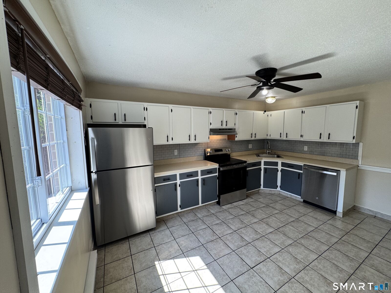 Property Photo: 495 Scott Road 3 CT 06705