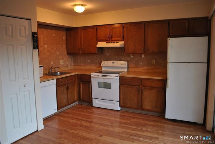 Property Photo:  179 Aspetuck Village 179  CT 06776 