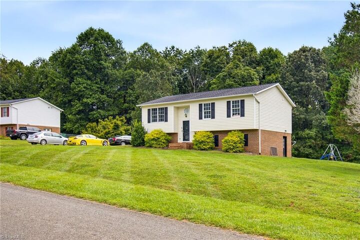 Property Photo:  194 Woodbridge Drive  NC 27030 