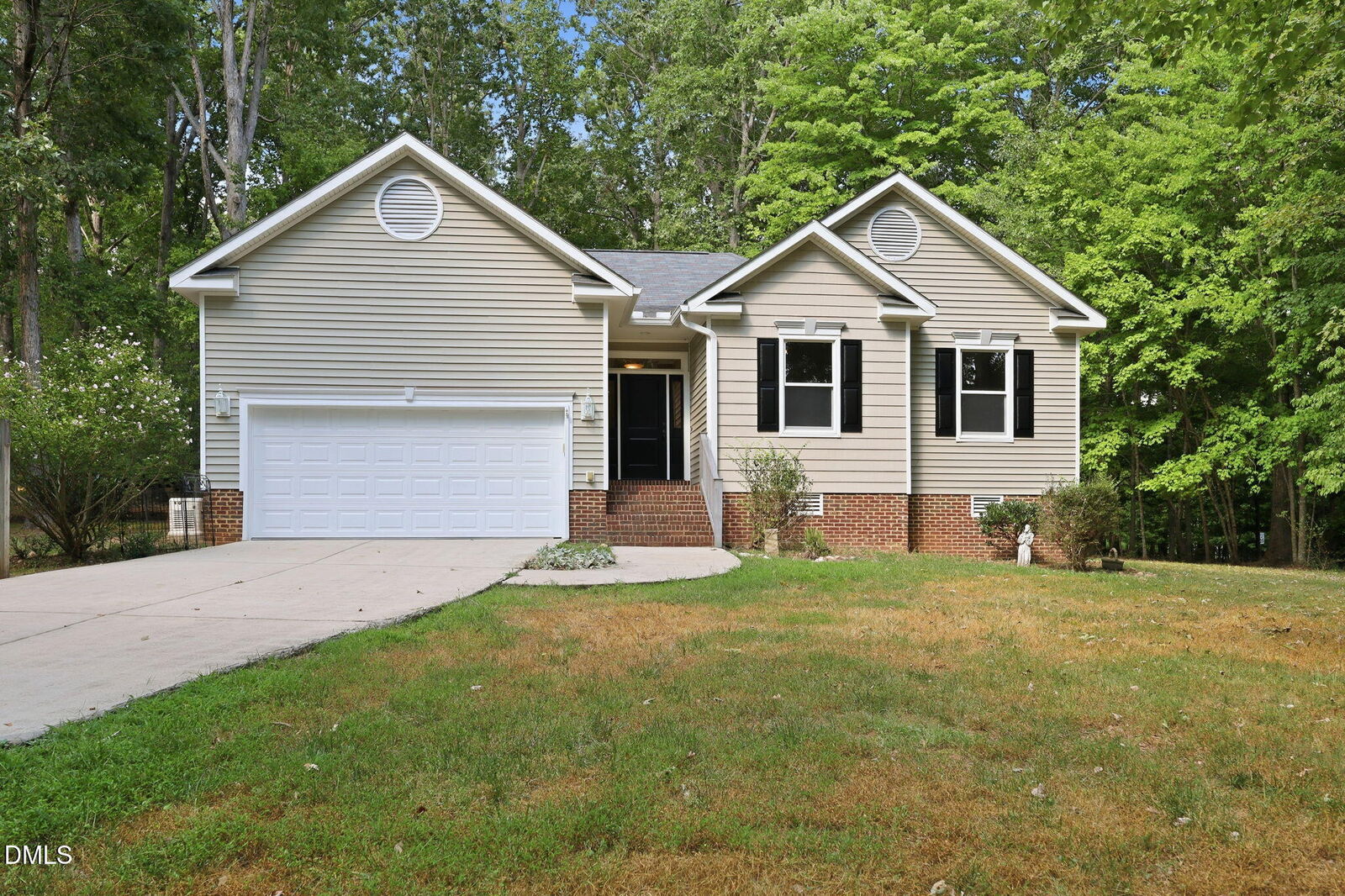 Property Photo: 1268 Sagamore Drive NC 27549
